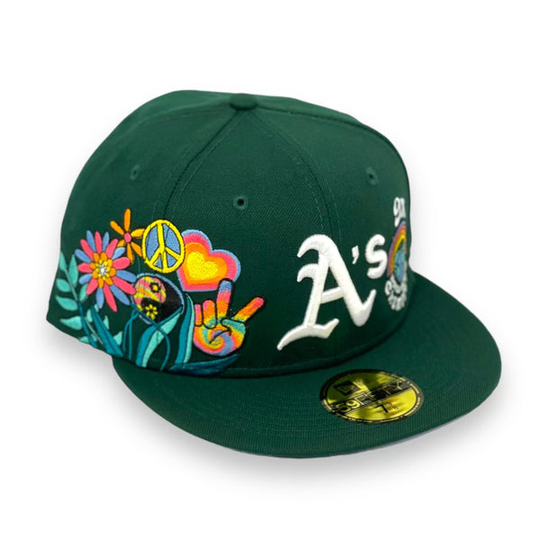 Atlanta Braves GROOVY Navy Fitted Hat by New Era